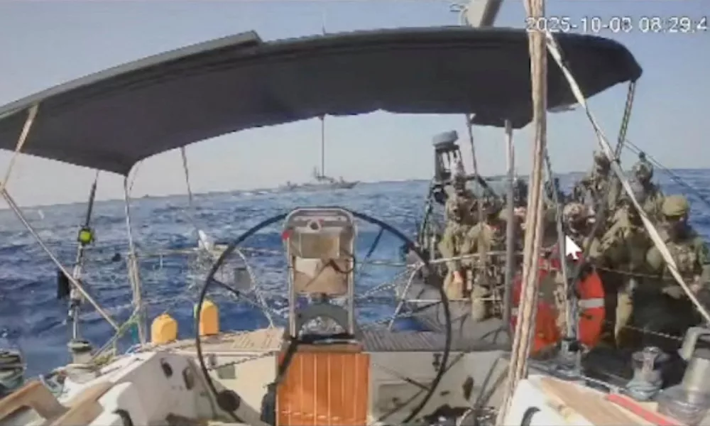 A screengrab from a live stream video shows Israeli navy forces approaching the vessel the Marinette, believed to be the only ship from the Global Sumud Flotilla still sailing towards Gaza, which flotilla organisers report has now been intercepted, October 3, 2025. Global Sumud Flotilla/Handout via REUTERS THIS IMAGE HAS BEEN SUPPLIED BY A THIRD PARTY. MANDATORY CREDIT. NO RESALES. NO ARCHIVES.