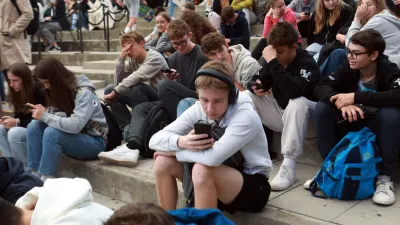 25.09.2025 - simbolična fotografija - internet, telefon, slu&scaron;alke, mladi, družbena omrežja,arena tehnologij, KrižankeFoto: Tomaž Skale