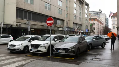 Kolesarjem prijazna Ljubljana? Le do prvega parkiranega avtomobila