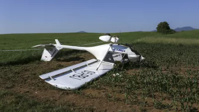 - 10.06.2014 Grosuplje - letalska nesreča - pri prisilnem pristanku med Cikavo in Grosupljem strmoglavilo ultralahko letalo, pri čemer se je zaradi razmočenega terena letalo prevrnilo    //FOTO: Jaka Gasar