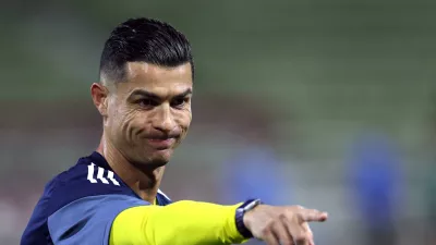 Soccer Football - Saudi Pro League - Al Najma v Al Nassr - King Abdullah Sport City Stadium, Jeddah, Saudi Arabia - February 25, 2026 Al Nassr's Cristiano Ronaldo during the warm up before the match REUTERS/Hamad I Mohammed