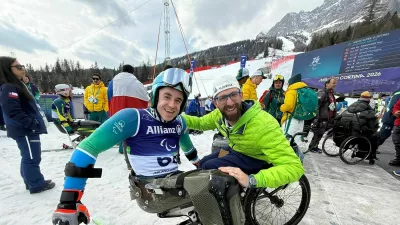 Jerneju Slivniku je po tekmi čestital tudi Gal Jakič. Foto: ZSIS