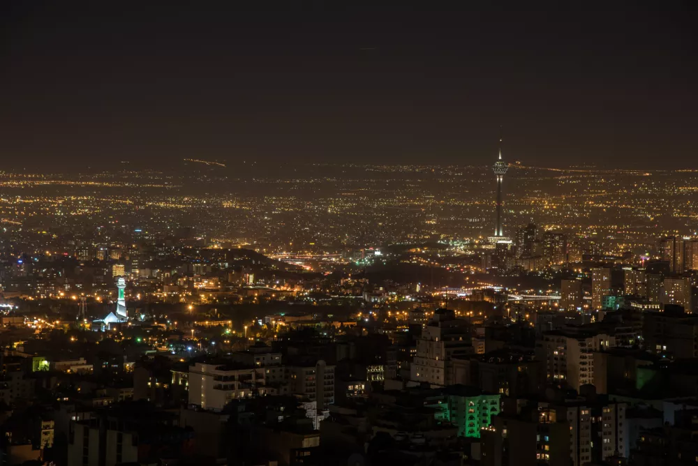 Teheran ponoči (pred začetkom vojne) / Foto: Istock