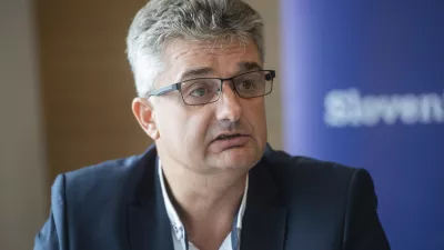 Ljubljana, Radisson Blu Plaza.Izjava SBC - Kluba slovenskih podjetnikov za medije, na kateri so predstavili besedilo odprtega pisma politicnim predstavnikom v Sloveniji v bran Igorju Akrapovicu in vsem, ki se zavzemajo za podjetno, demokraticno in svobodno Slovenijo.Izvrsni direktor SBC Goran Novkovic.