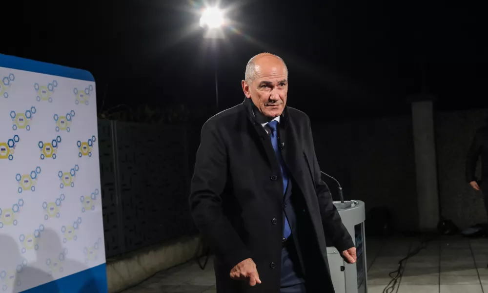 - Janez Jan&scaron;a, predsednik,- 22.03.2026. Volitve v Državni zbor 2026. Volilni &scaron;tab stranke SDS.//FOTO: Bojan Velikonja