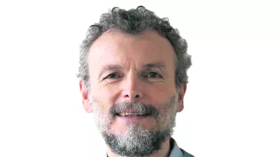 Dragan Petrovec, zunanji kolumnist- Dnevnik 2016 - portreti za komentarje in kolumne - kolumnisti - komentatorji - novinarji - novinarka - //FOTO: Tomaž Skale------BARVNA!!!, FOTO PERMANENT!!!