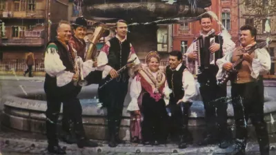 Vi&scaron;ki fantje plo&scaron;ča Pomlad v Ljubljani / Foto: Arhiv