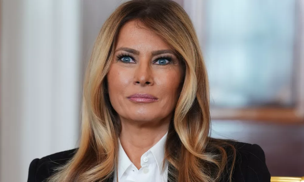 First lady Melania Trump listens as she meets with freed American-Israeli hostage Keith Siegel and his wife Aviva at the White House, Wednesday, Feb. 4, 2026, in Washington. (AP Photo/Evan Vucci)