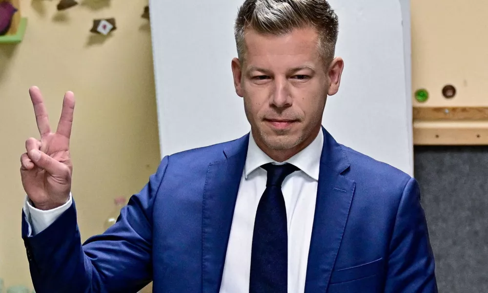 Peter Magyar, leader of the opposition Tisza party, gestures after casting his vote during the Hungarian parliamentary election in Budapest, Hungary, April 12, 2026. REUTERS/Marton Monus   TPX IMAGES OF THE DAY