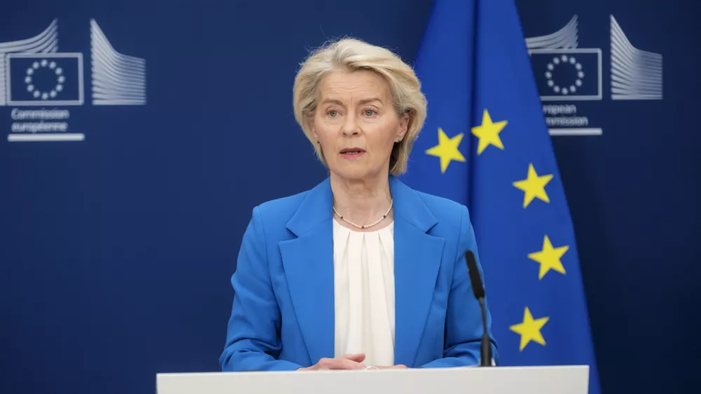 Belgija, Bruselj.Predsednica Evropske komisije Ursula von der Leyen na novinarski konferenci po seji kolegija Evropske komisije.Predstavila je stalisce in prednostne naloge EU ter nacrt prihodnjih ukrepov EU glede razvoja dogodkov na Bliznjem vzhodu in odnosov z izvoljenim madzarskim premierjem.