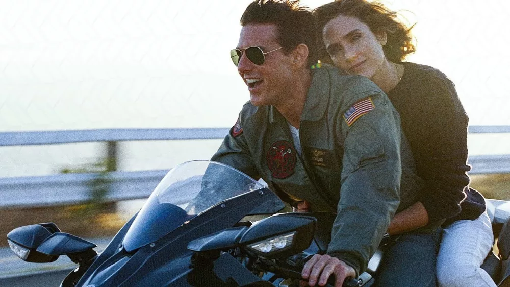 Na riti kavbojke, na ramenih usnjena jakna, na nosu raybanke, med nogama kawasaki. Tretji Top Gun je uradno potrjen. F Paramount Pictures