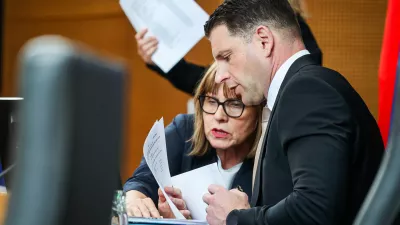 Ljubljana, DZ.Izredna seja DZ, na kateri naj bi volili podpredsednike DZ ter obravnavali predlog odloka o ustanovitvi in nalogah delovnih teles DZ in mandatno-volilne zadeve.Predsednik DZ Zoran Stevanovic.