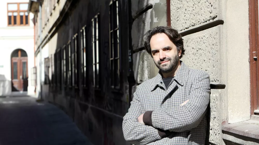 - 05.04.2023 - Matevž Granda, arhitekt in umetni&scaron;ki direktor revije Outsider //FOTO: Tomaž Skale