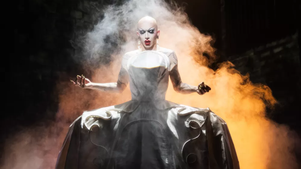 Travesty Sasha velour