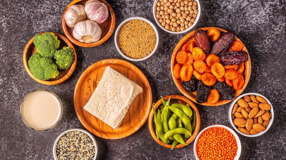 Estrogen-Rich Foods, Menopause Diet. Top view. / Foto: Tbralnina