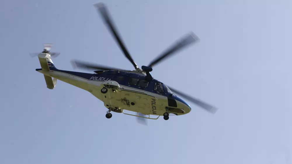 28.8.2025 - Policija - Policijski helikopter -  policijski kamp za srednje&scaron;olceFoto: Luka Cjuha