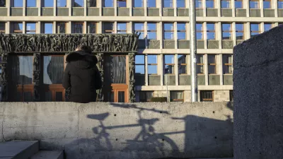 - simbolična fotografija - parlament, vlada, kolo, kolesarji, protest- 15.02.2021 – Trg republike - protest t. i. protestne ljudske skupščine, ki sicer organizira petkove 'kolesarske proteste' - protestni shod proti aktualni vladi medtem ko je v DZ potekala razprava in glasovanje o konstruktivni nezaupnici vladi Janeza Janše – protestniki zahtevali konec trenutne vlade. //FOTO: Jaka Gasar