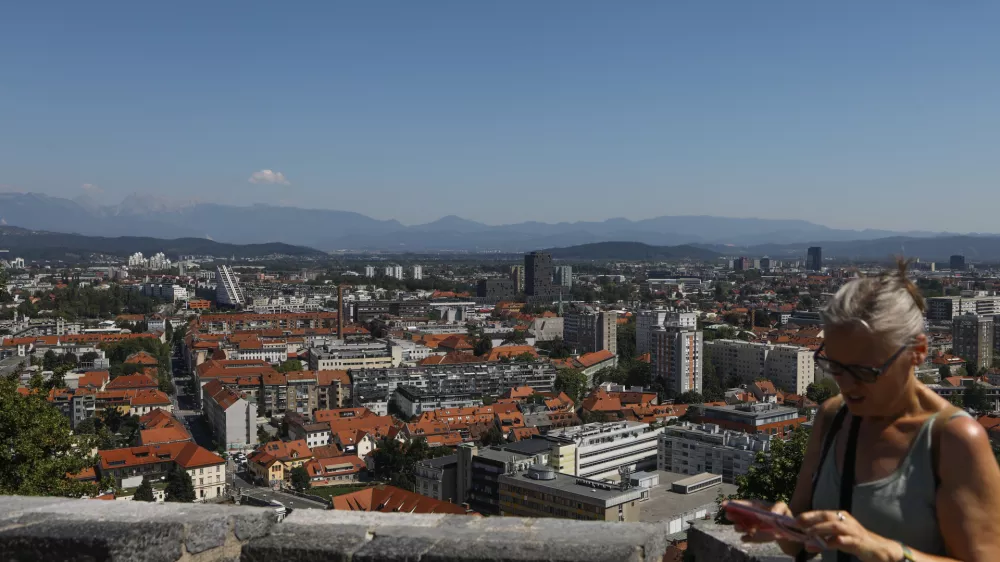 - 05.08.2022 &ndash; Ljubljana &ndash; občinske nepremičnine na katere naj bi ljubljanska občina montirala sončne elektrarne -  //FOTO: Luka Cjuha