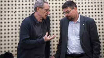 Branimir ŠtrukeljJakob Počivavšek09.04.2025 Seja pogajalske komisije, na kateri se bodo sestale vladna pogajalska skupina in pogajalski skupini reprezentativnih sindikatov javnega sektorjaFOTO: Nik Erik Neubauer
