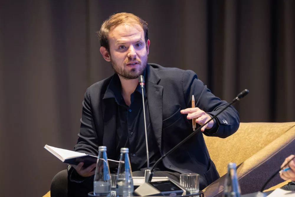 Ljubljana, hotel Grand Plaza.Mednarodni kongres dela z naslovom Razdeljeni svet, zdruzeno delavstvo.Moderator panela Faris Kocan. / Foto: Bor Slana/sta