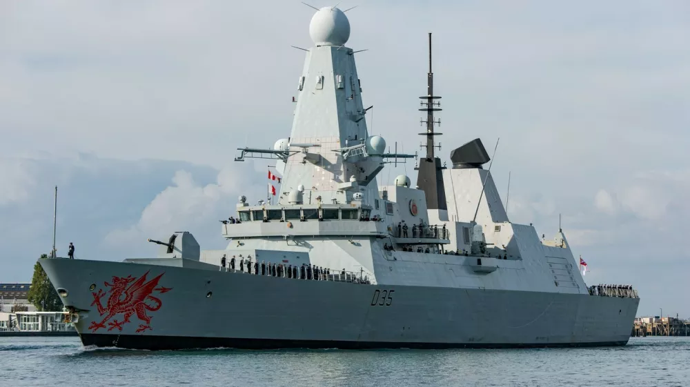 HMS Dragon makes an appearance in the 2021 released James Bond (007) film "No Time To Die" starring Daniel Craig as Cdr James Bond RN.,Image: 638333165, License: Rights-managed, Restrictions:, Model Release: no
