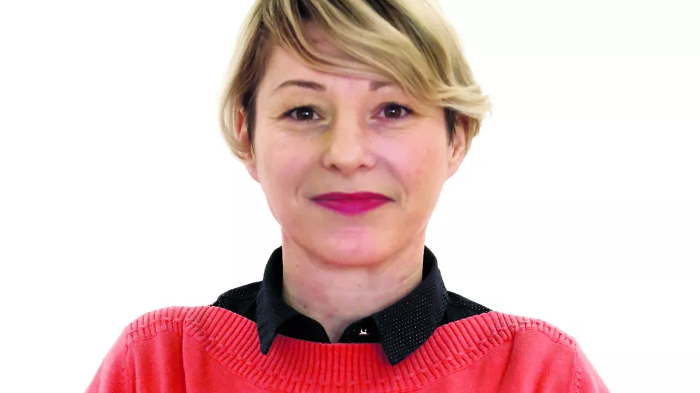 Nata&scaron;a Bucik Ozebek- Redakcija Dnevnik 2024 - portreti za komentarje in kolumne - kolumnisti - komentatorji &ndash; novinarji - portret //FOTO: Luka Cjuha