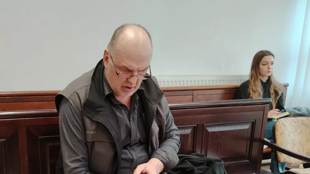 Sodni spis ostal brez ključnega dokaza, domnevni bomba&scaron; opran krivde