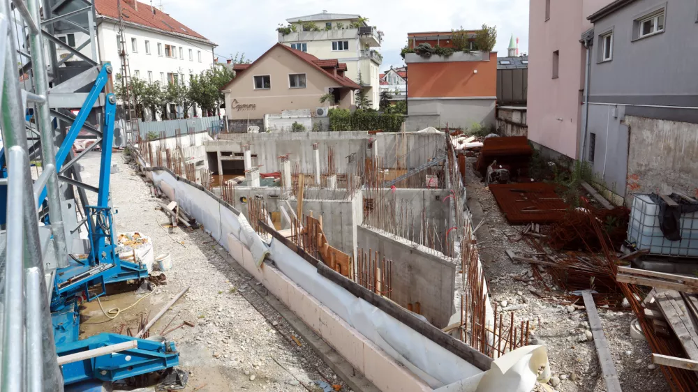 15.05.2026 - Binko&scaron;tna cerkev v &Scaron;i&scaron;ki, gradbi&scaron;čeFoto: Tomaž Skale
