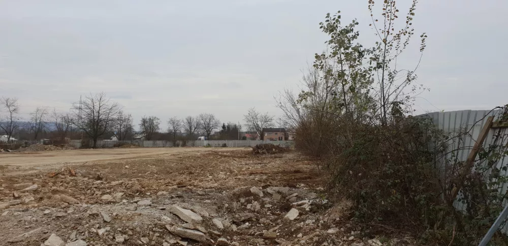 Izgled zemlji&scaron;ča pred gradnjo soseske Kvartet v &Scaron;i&scaron;ki (Foto Corwin SI)