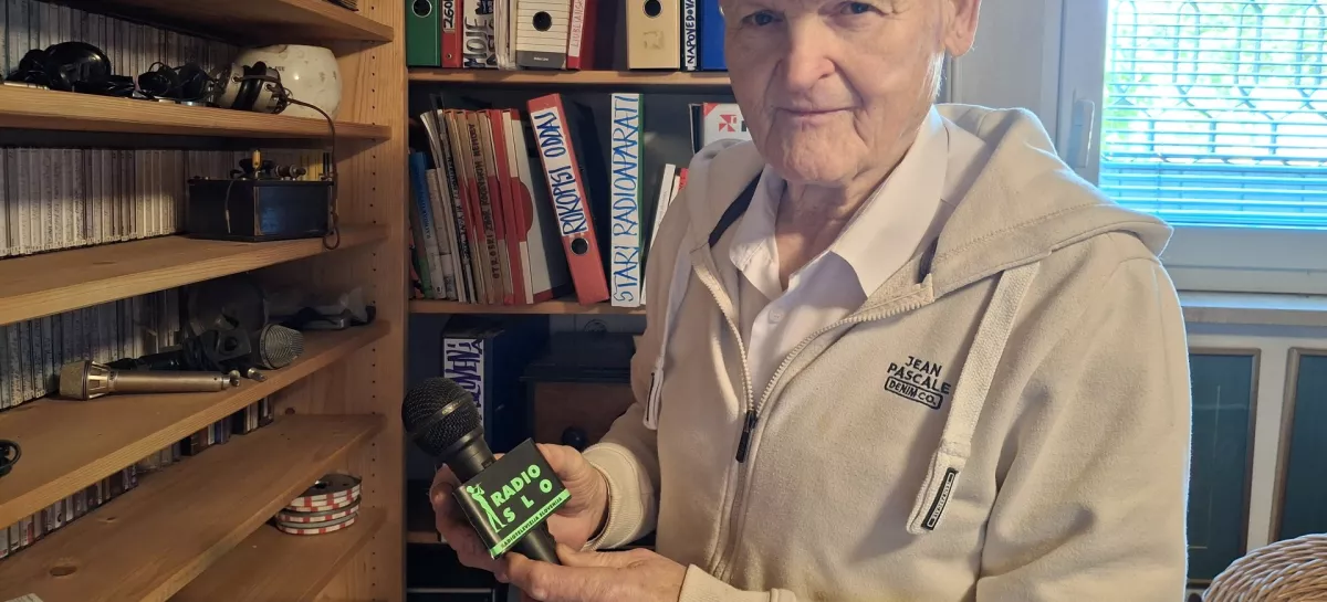 Matjaž Brojan pred mikrofonom / Foto: Meta Černoga
