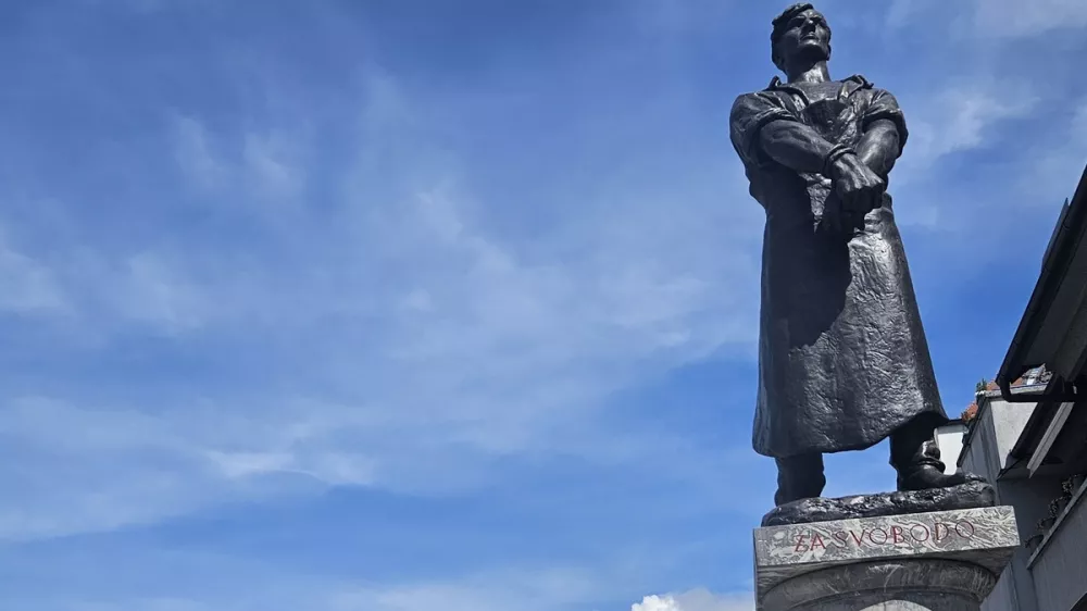 Kalinov usnjar: talec po mnogih letih znova postavljen