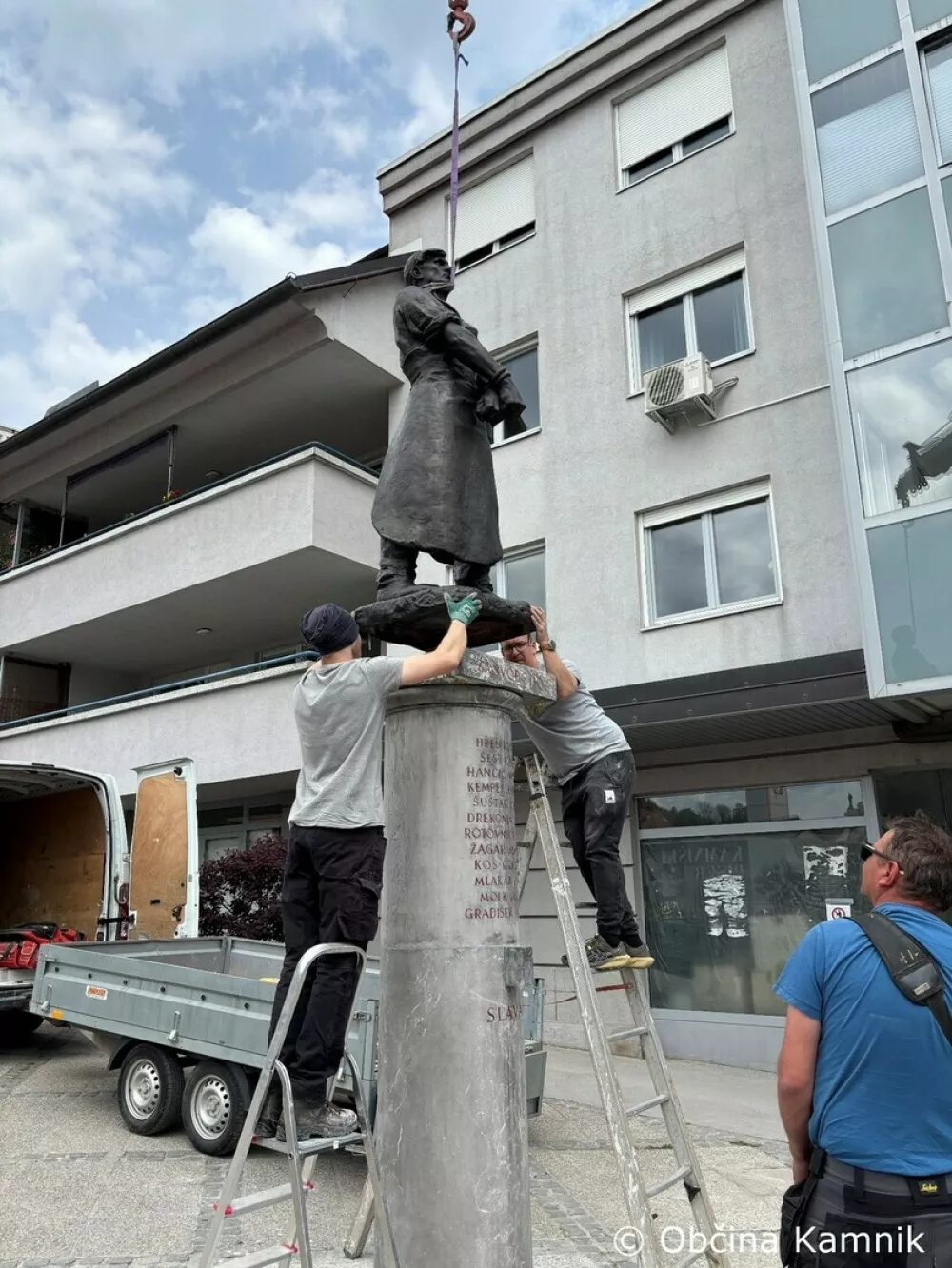 Kalinov usnjar: talec po mnogih letih znova postavljen