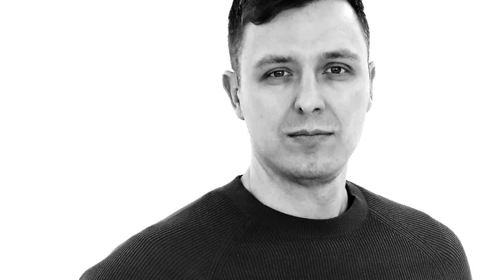 Anže Lebinger- Redakcija Dnevnik 2024 - portreti za komentarje in kolumne - kolumnisti - komentatorji &ndash; novinarji - //FOTO: Tomaž Skale