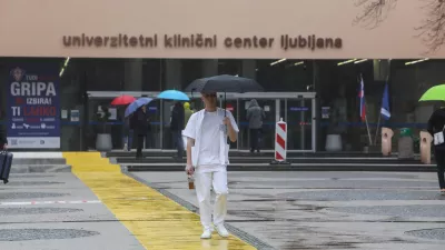 - glavna stavba UKC &ndash; Unverzitetni klinični center v Ljubljanit,- 01.03.2024 &ndash; stavka zdravnikov - začeli uveljavljati umiki soglasij zdravnikov za nadurno delo, s čimer Fides zaostruje stavko, ki poteka že sedem tednov. //FOTO: Bojan Velikonja