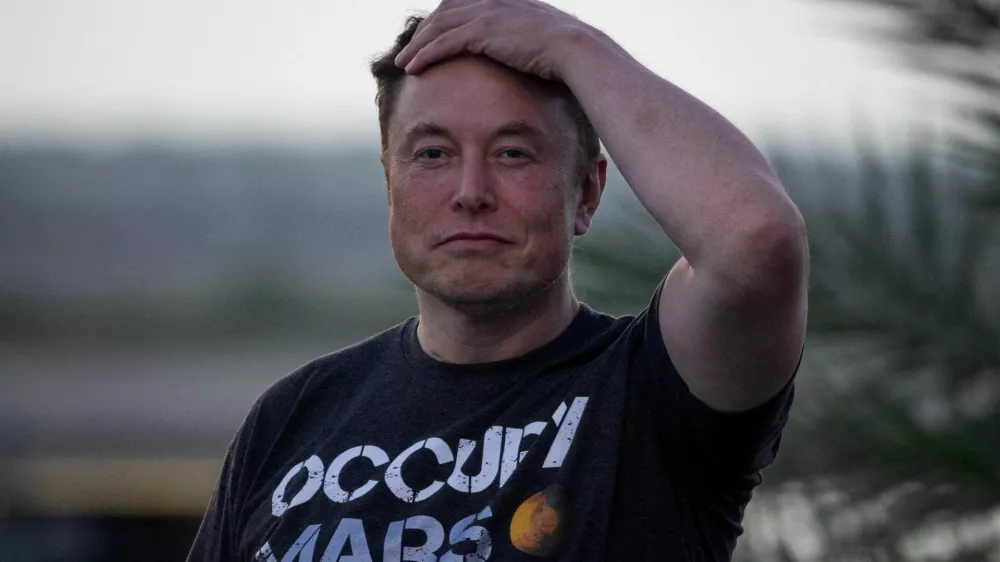 FILE PHOTO: SpaceX Chief Engineer Elon Musk takes part in a news conference at the SpaceX Starbase, in Brownsville, Texas, U.S., August 25, 2022. REUTERS/Adrees Latif/File Photo/File Photo