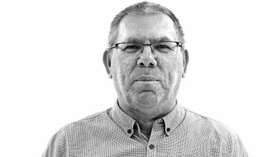 Miha A &Scaron;tamcar- Redakcija Dnevnik 2024 - portreti za komentarje in kolumne - kolumnisti - komentatorji &ndash; novinarji - portret //FOTO: Luka Cjuha