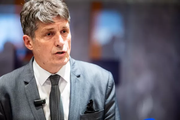 Ljubljana, DZ.Izredna seja DZ, na kateri bodo obravnavali predlog za izvolitev prvaka SDS Janeza Janse za predsednika vlade.Vodja PS Svobode Borut Sajovic.