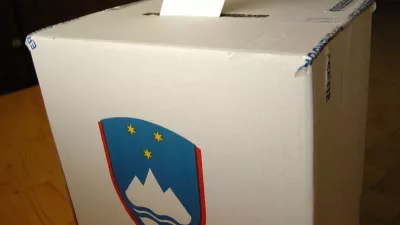 Dobrova, Podsmreka, referendum o ustanovitvi novih občin, volilna skrinjica \ FOTO: MATEJ POV&Scaron;EOPOMBA: ZA OBJAVO V ČASOPISU DNEVNIK