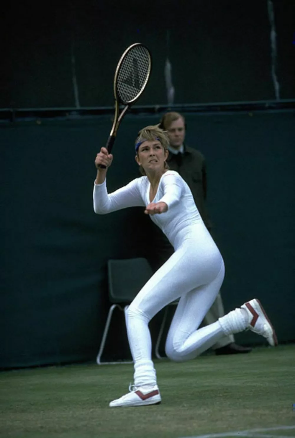 Leta 1985 je ameri&scaron;ka igralka Anne White na Wimbledonu nastopila v belem oprijetem kombinezonu iz elastana. F wikipedia