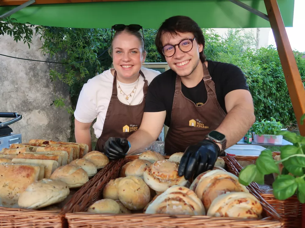 Okusi Vipavske, vinski in kulinarični festival Vipavske doline, vino, kulinarika, zelen, pinela, dvorec Lantieri / Foto: Nata&scaron;a Bucik Ozebek