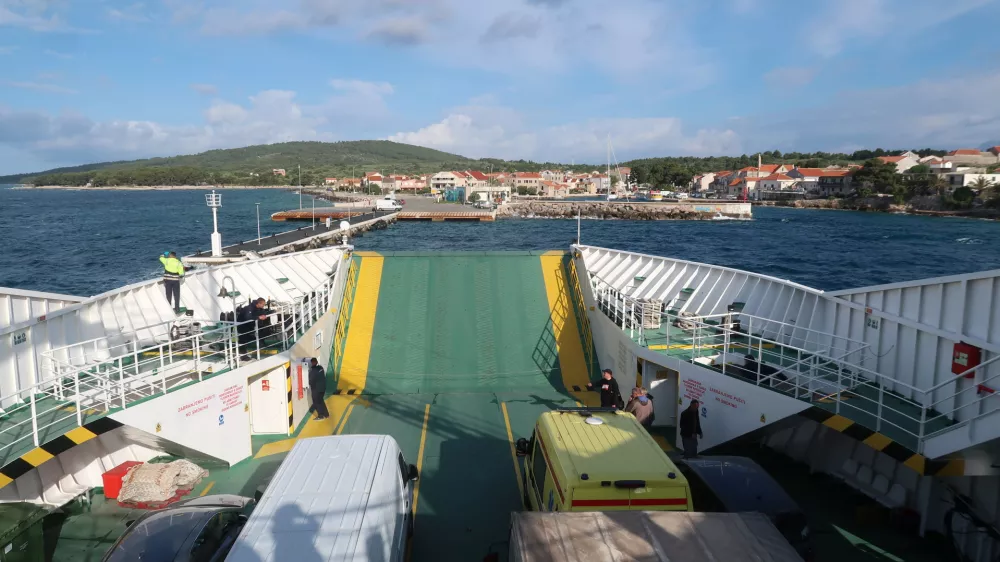 Jadrolinija, trajekt, Drvenik-Sućuraj. Foto: Tatjana Pihlar 