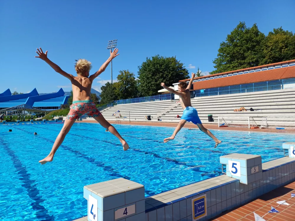 Kranj v pričakovanju turističnega živžava, a tudi iskanja postelj