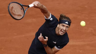 Tennis - French Open - Roland Garros, Paris, France - June 5, 2026 Germany's Alexander Zverev in action during his semi final match against Czech Republic's Jakub Mensik REUTERS/Benoit Tessier