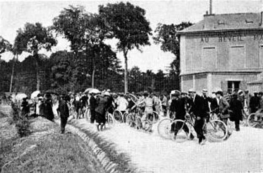 Pri Caf&eacute; au Reveil Matin v Parizu se je leta 1903 začel prvi Tour de France. / Foto: Wikipedija