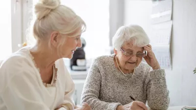 Ko smo starej&scaron;i, se organizem spremeni. Včasih potrebujemo pomoč. / Foto: Istock