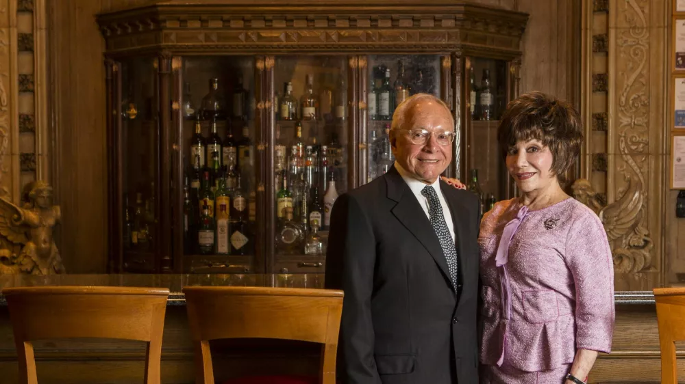 March 18, 2014 - Los Angeles, California, U.S - Lynda and Stewart Resnick.,Image: 189949002, License: Rights-managed, Restrictions:, Model Release: no / Foto: Ringo Chiu Via Profimedia