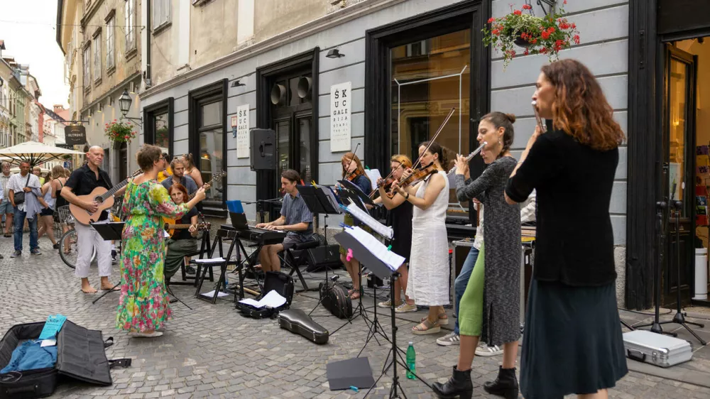 V Ljubljani se bo na Prazniku glasbe predstavilo več kot &scaron;tiristo glasbenikov in pevcev vseh generacij in vseh glasbenih zvrsti. F Visit Ljubljana