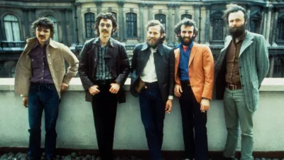 (L-R) Rick Danko, Robbie Robertson, Levon Helm, Richard Manuel and Garth Hudson of The Band pose for a group portrait in London in 1971. (Photo by Gijsbert Hanekroot/Redferns)
