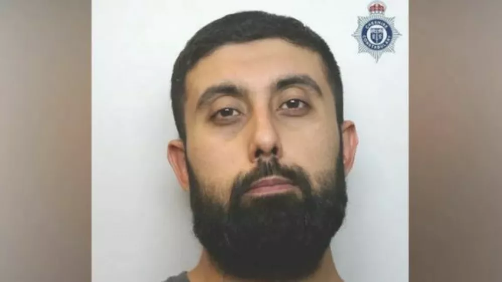 Asad Hussain je na Tinderju ustvaril lažen profil biv&scaron;e partnerke in se prek njega z neznanci dogovarjal za "posiltva". 