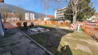 Nova strani&scaron;ča so v bližini avtobusne postaje. Foto: Občina Kočevje